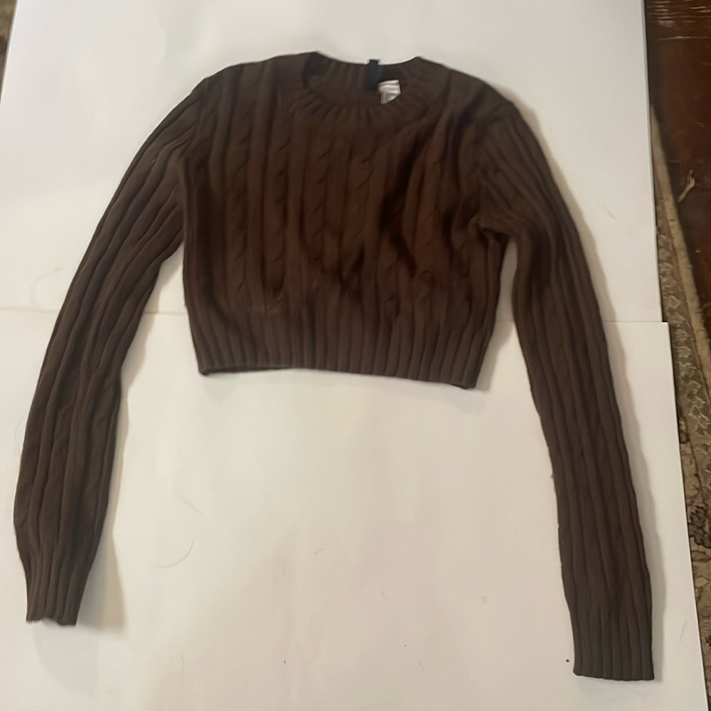 Cute fitted knitted sweater
